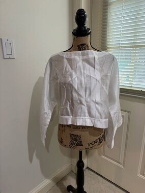 NWT STYLEWE White Pleated Boatneck organza like top size M - cropped